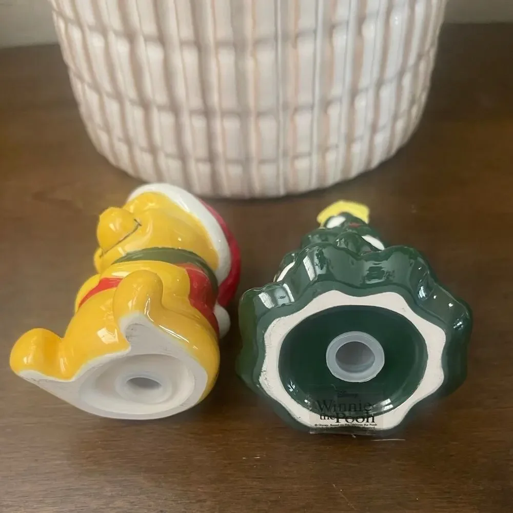 Disney Winnie the Pooh Christmas salt & pepper shakers New